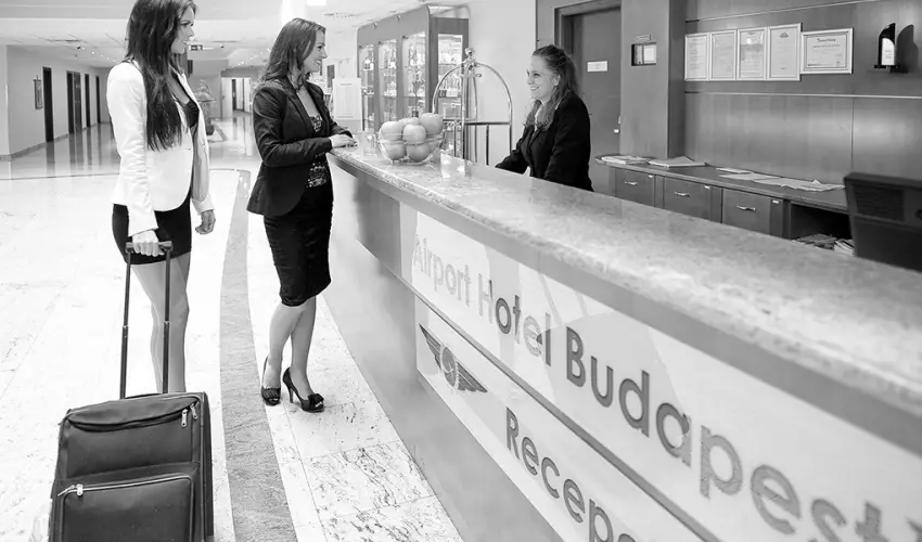 Airport Hotel Budapest Vecs�s - Szilveszter - teljes el�refizet�ssel (min. 3 �j)