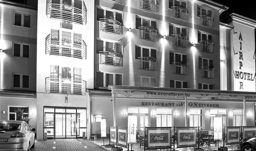 Airport Hotel Budapest Vecs�s - Szilveszter - teljes el�refizet�ssel (min. 3 �j)