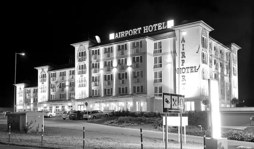 Airport Hotel Budapest Vecs�s - Szilveszter - teljes el�refizet�ssel (min. 3 �j)