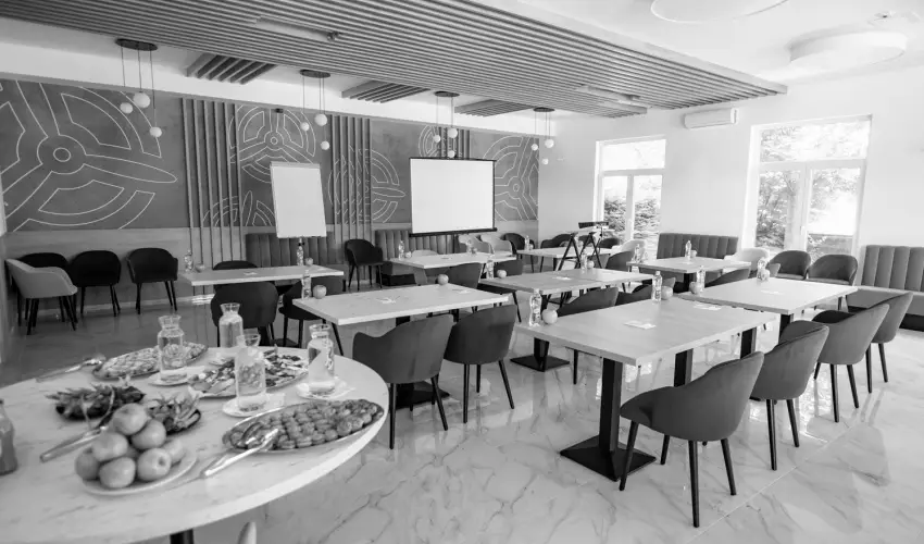 Airport Hotel Budapest Vecs�s - Szilveszter - teljes el�refizet�ssel (min. 3 �j)