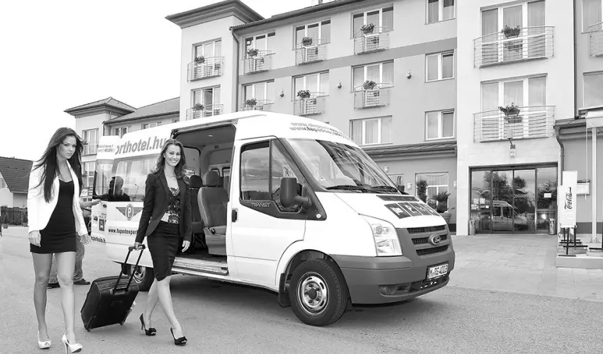 Airport Hotel Budapest Vecs�s - Szilveszter - teljes el�refizet�ssel (min. 3 �j)