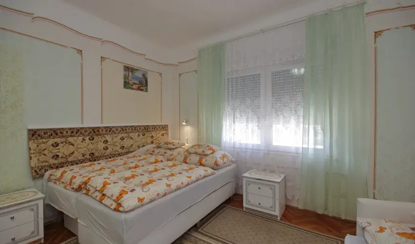 Amlia Apartman Gyula - Szilveszter (min. 2 j)
