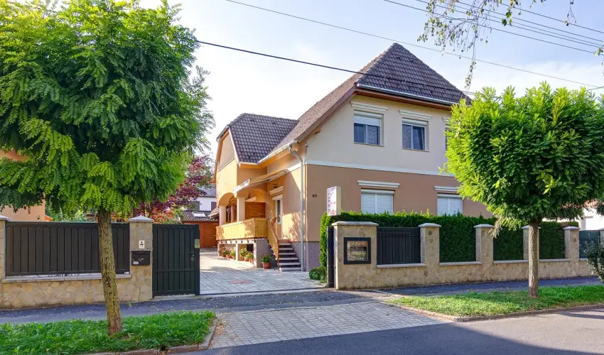 Andrea Villa Hvz - Szilveszter (min. 2 j)