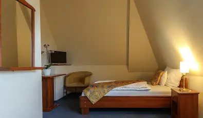 Aranypatk� Panzi� Gy�r�jbar�t