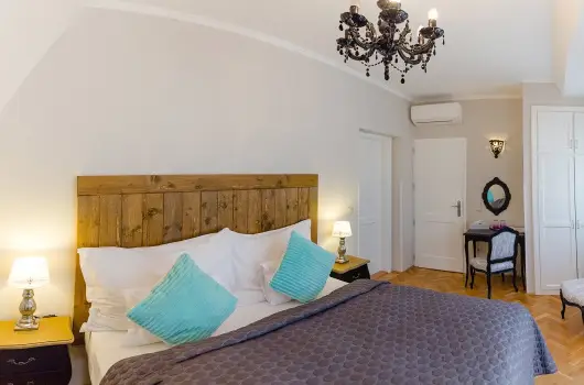 Aurora Vend�gh�z - Szilveszter (min. 2 �j)