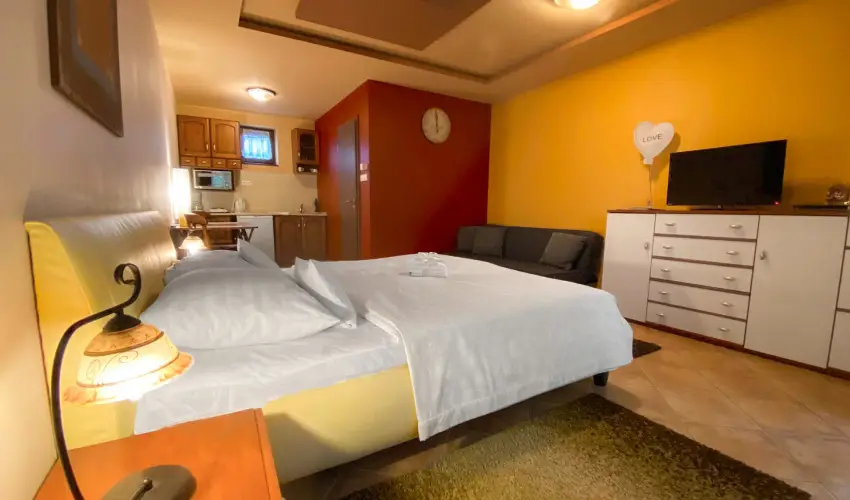 Bajor Panzi Aparthotel Bk, Bkfrd - Szilveszter (min. 2 j)