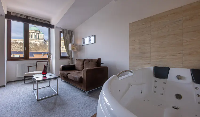 Bazilika alatti Panzi Esztergom - nnepi Wellness a Csillagok Alatt (min. 2 j)