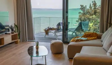 BJ81 Suite Hotel Sifok