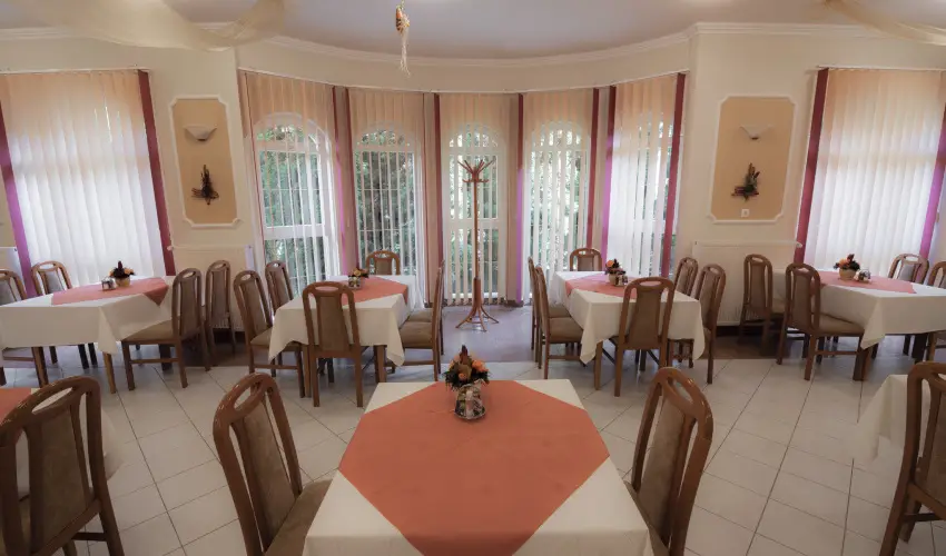 Boglrka Panzi-tterem  Mezkvesd - Szilveszter (min. 3 j)