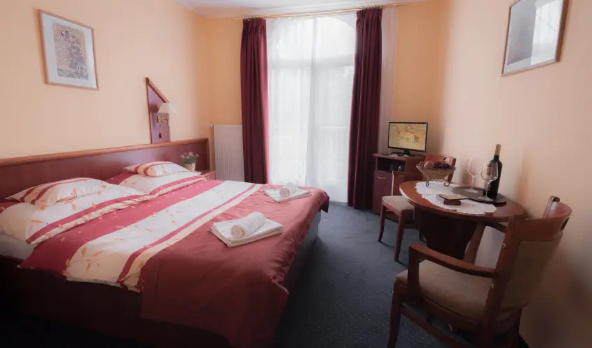 Boglrka Panzi-tterem  Mezkvesd - Szilveszter (min. 3 j)