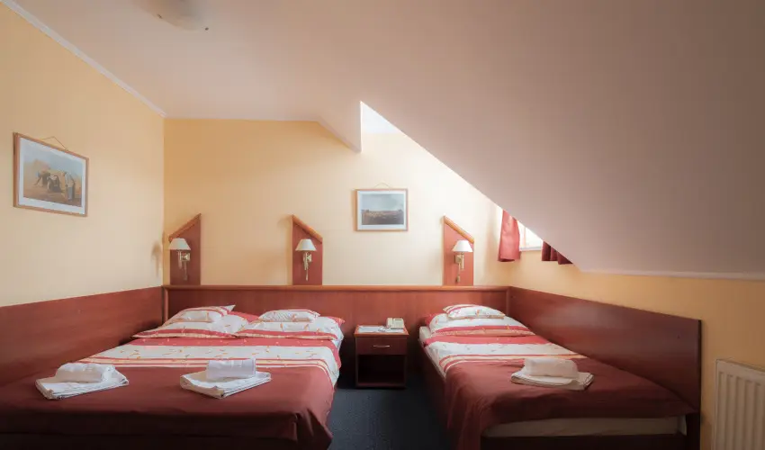 Boglrka Panzi-tterem  Mezkvesd - Szilveszter (min. 3 j)