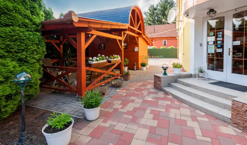 Boglrka Panzi-tterem  Mezkvesd - Szilveszter (min. 3 j)