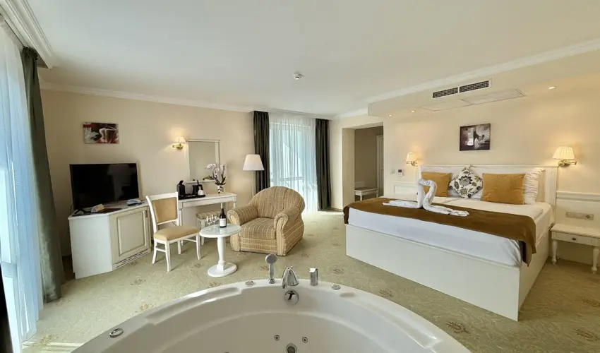 Calimbra Konferencia & Wellness Hotel Miskolctapolca - Szilveszter (min. 3 j)