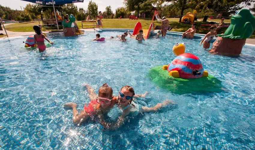 Cegldfrd Apartmanpark s Kemping Cegld - Szilveszter (min. 2 j)