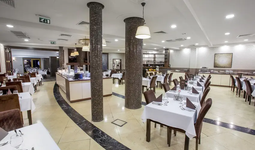 Colosseum Wellness Hotel Mrahalom - Szilveszter (min. 3 j)