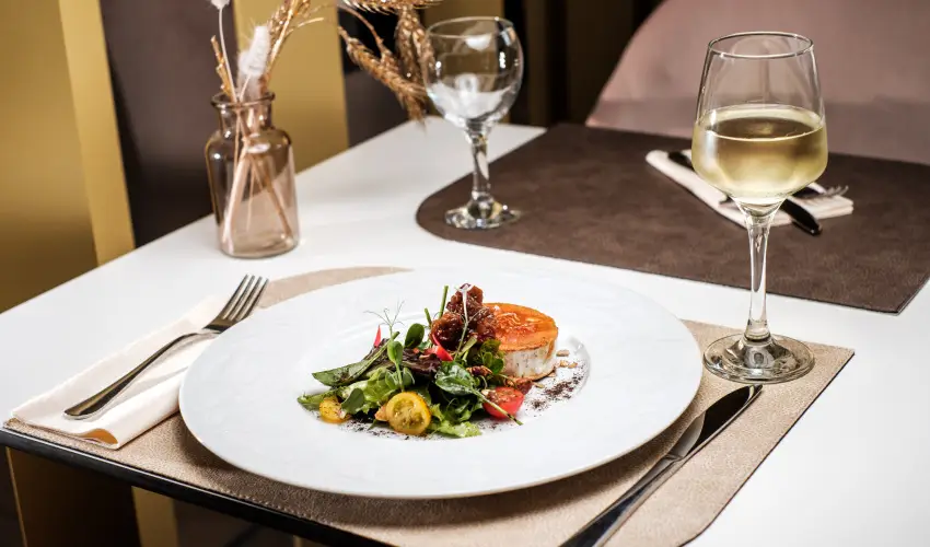 Corso Hotel Pcs Pcs - Szilveszter (min. 2 j)