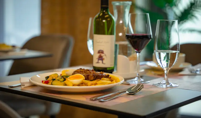 Eleven Business & Sport Hotel Jszrokszlls - Szilveszter