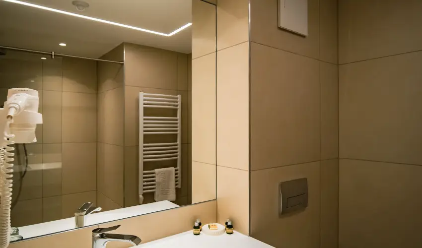 Eleven Business & Sport Hotel Jszrokszlls - Szilveszter