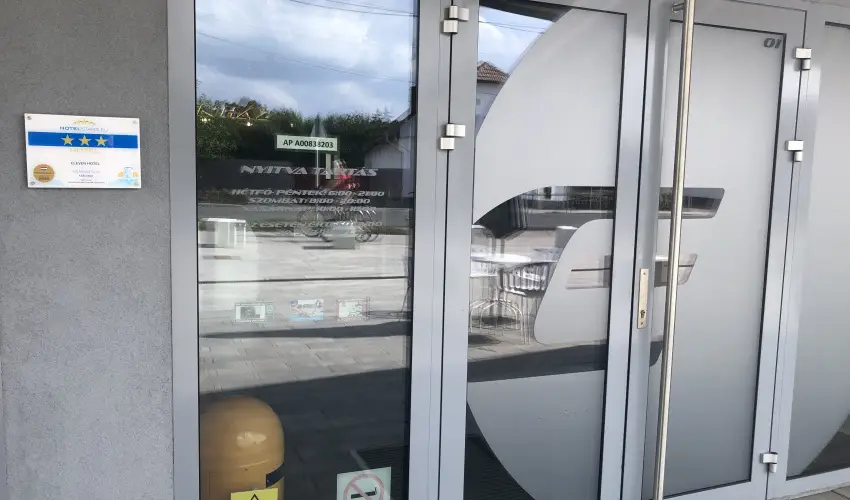 Eleven Business & Sport Hotel Jszrokszlls - Szilveszter