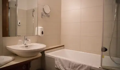 Erzsbet Nagy Szlloda Paks