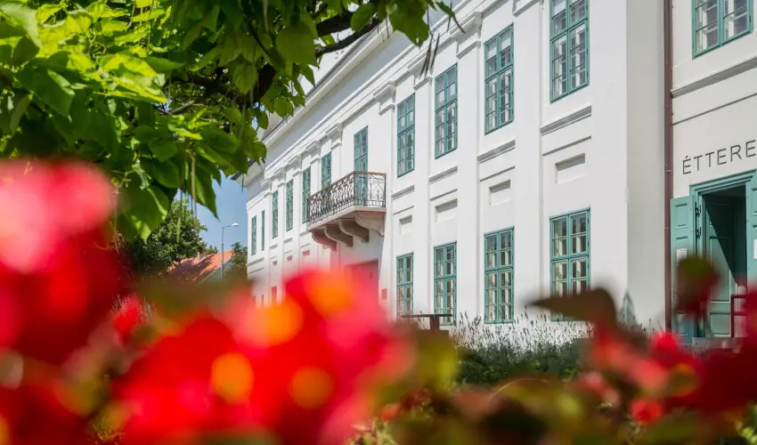 Erzsbet Nagy Szlloda Paks - Szilveszteri csomagajnlat (min. 2 j)