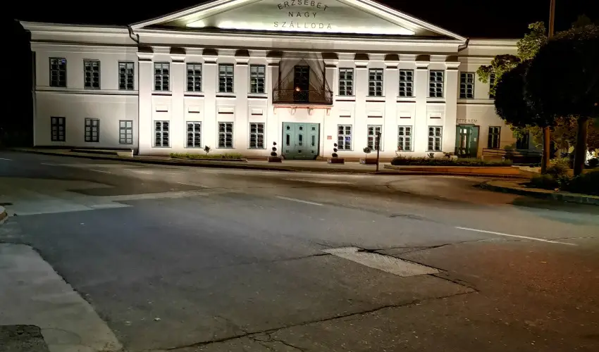 Erzsbet Nagy Szlloda Paks - Szilveszteri csomagajnlat (min. 2 j)