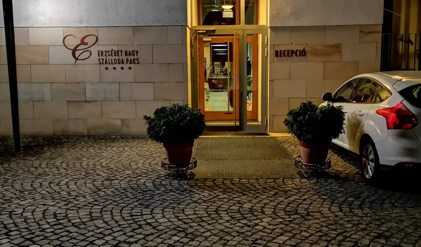 Erzsbet Nagy Szlloda Paks - Szilveszteri csomagajnlat (min. 2 j)