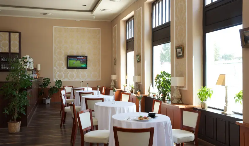 Erzsbet Kirlyn Szlloda Gdll - Szilveszter - specilis elrefizetssel