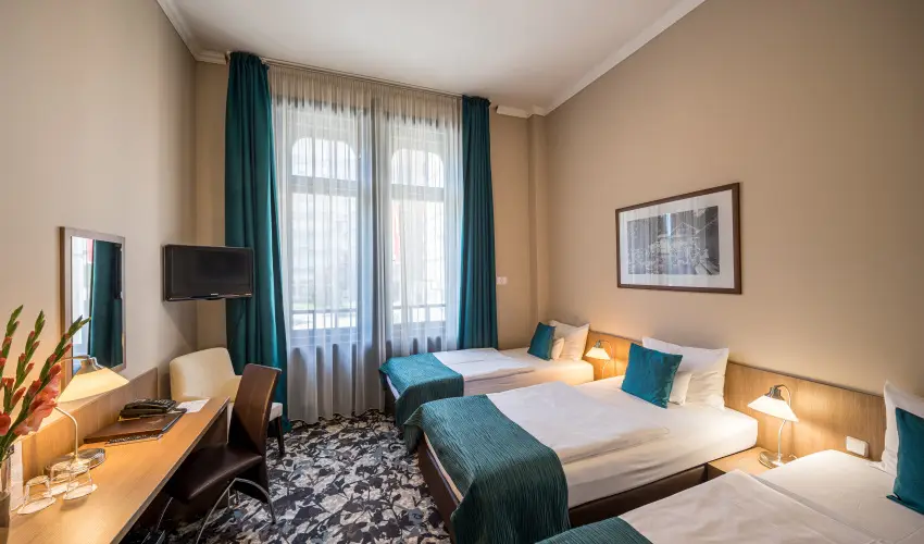 Erzsbet Kirlyn Szlloda Gdll - Szilveszter - specilis elrefizetssel