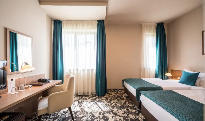 Erzsbet Kirlyn Szlloda Gdll - Szilveszter - specilis elrefizetssel