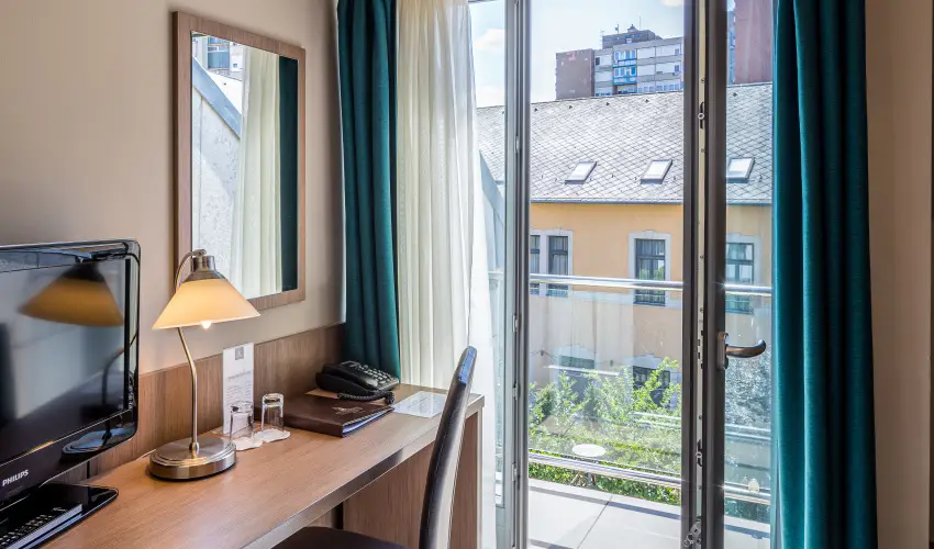 Erzsbet Kirlyn Szlloda Gdll - Szilveszter - specilis elrefizetssel