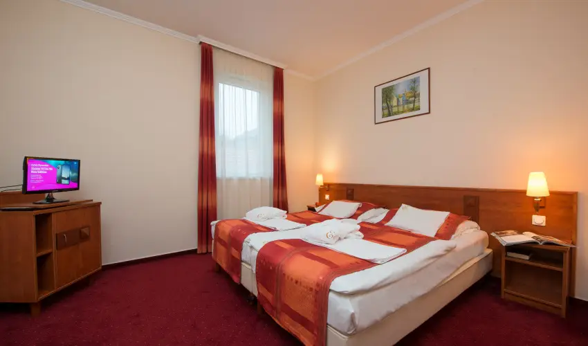 Erzsbet Park Hotel Pardfrd - Szilveszter (min. 3 j)
