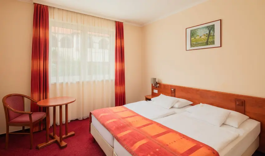 Erzsbet Park Hotel Pardfrd - Szilveszter (min. 3 j)