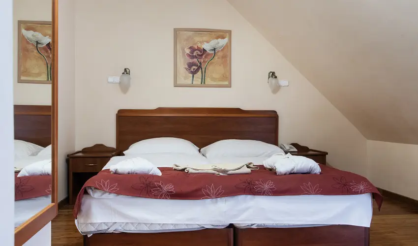 Fried Kast�ly Hotel Simontornya - Szilveszter (min. 3 �j)