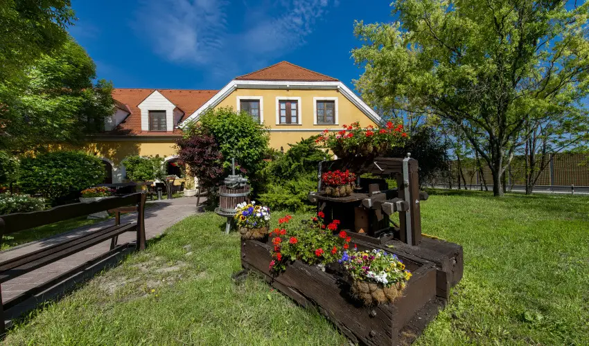 Gastland M0 Hotel Szigetszentmikls - Szilveszter 