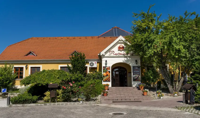 Gastland M0 Hotel Szigetszentmikls - Szilveszter 