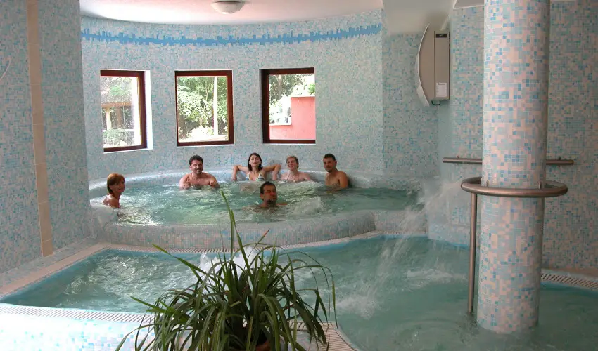 Gerby Kria Hotel s Lovasudvar Lajosmizse - Szilveszter (min. 2 j)