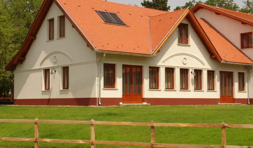 Gerby Kria Hotel s Lovasudvar Lajosmizse - Szilveszter (min. 2 j)