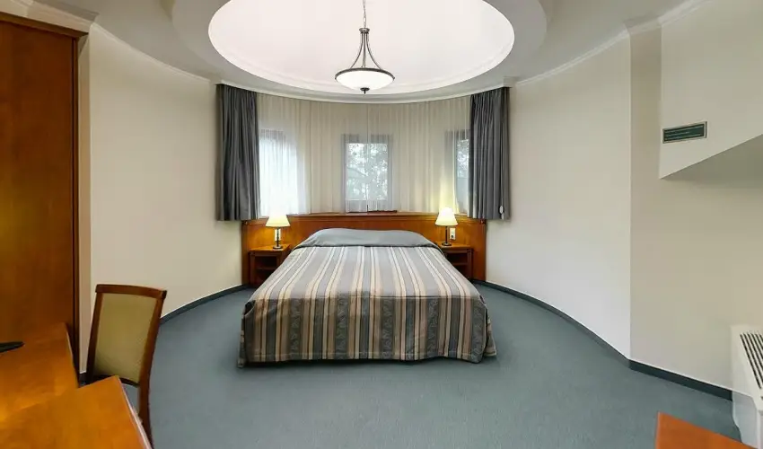 Gerby Kria Hotel s Lovasudvar Lajosmizse - Szilveszter (min. 2 j)