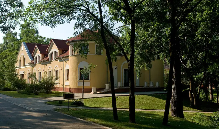 Gerby Kria Hotel s Lovasudvar Lajosmizse - Szilveszter (min. 2 j)