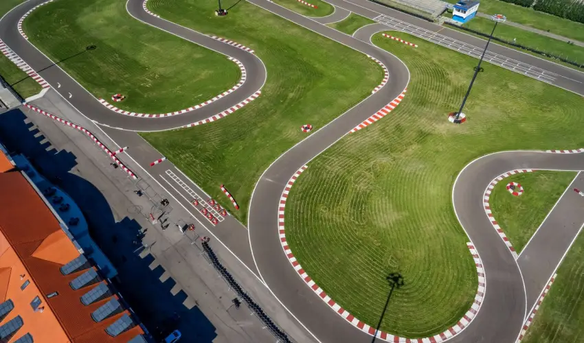 Gokart Hotel Kecskemt - Szilveszter (min. 2 j)