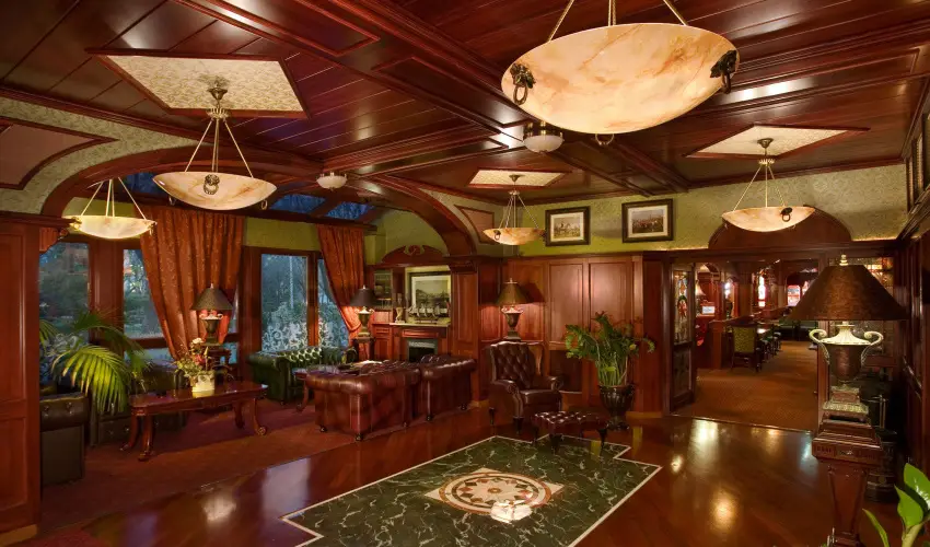 Golden Ball Club Hotel Gyr - Szilveszter (min. 2 j)