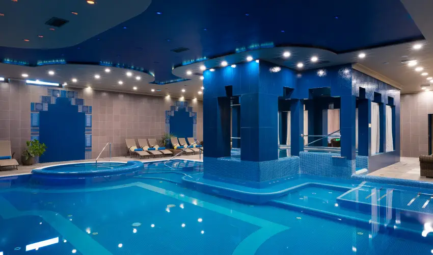 Golden Ball Club Hotel Gyr - Szilveszter (min. 2 j)