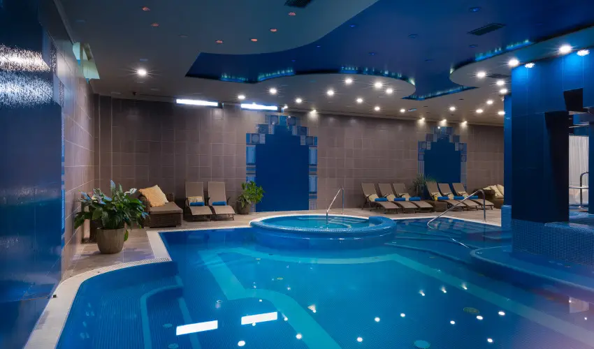 Golden Ball Club Hotel Gyr - Szilveszter (min. 2 j)