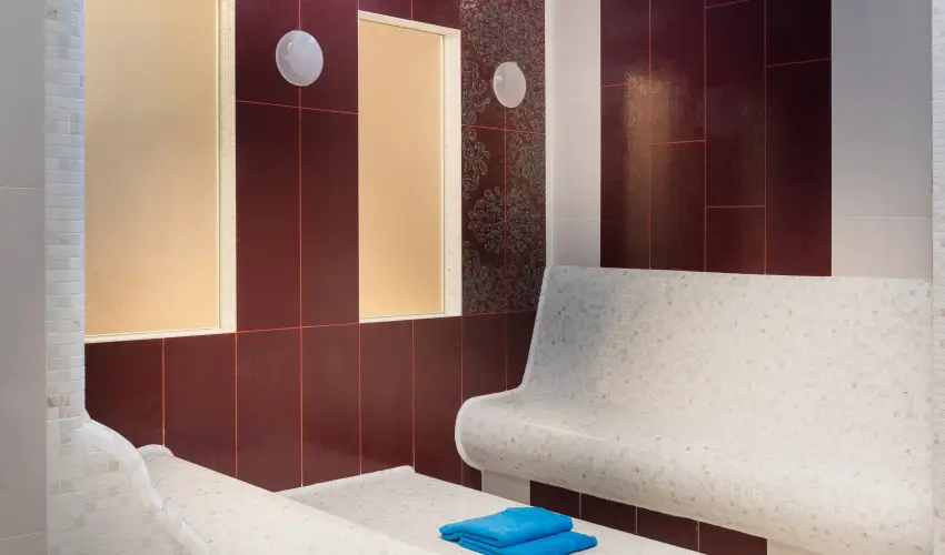 Golden Ball Club Hotel Gyr - Szilveszter (min. 2 j)