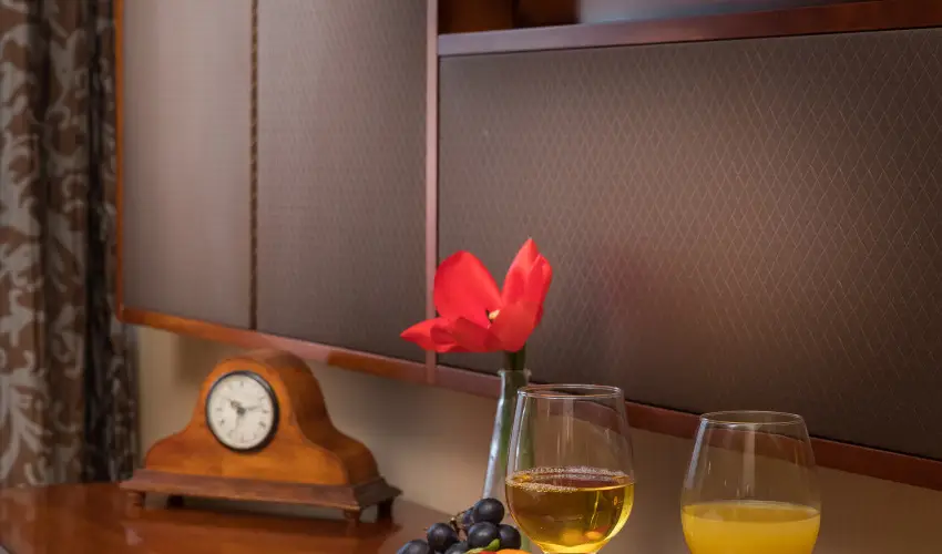 Golden Ball Club Hotel Gyr - Szilveszter (min. 2 j)