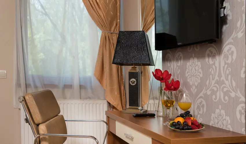 Golden Ball Club Hotel Gyr - Szilveszter (min. 2 j)