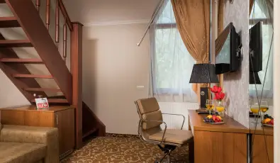 Golden Ball Club Hotel Gyr