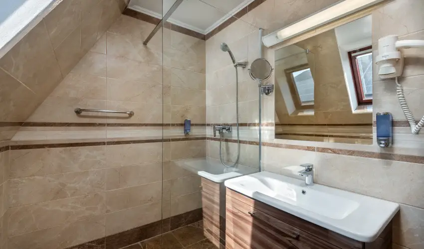 Gosztola Gyngye-az erd szllodja Gosztola - Szilveszter (min. 3 j)