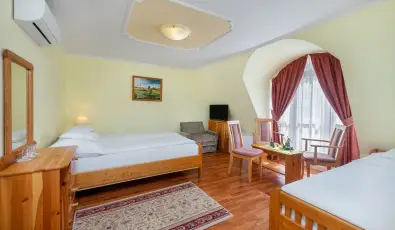 Gosztola Gyngye-az erd szllodja Gosztola